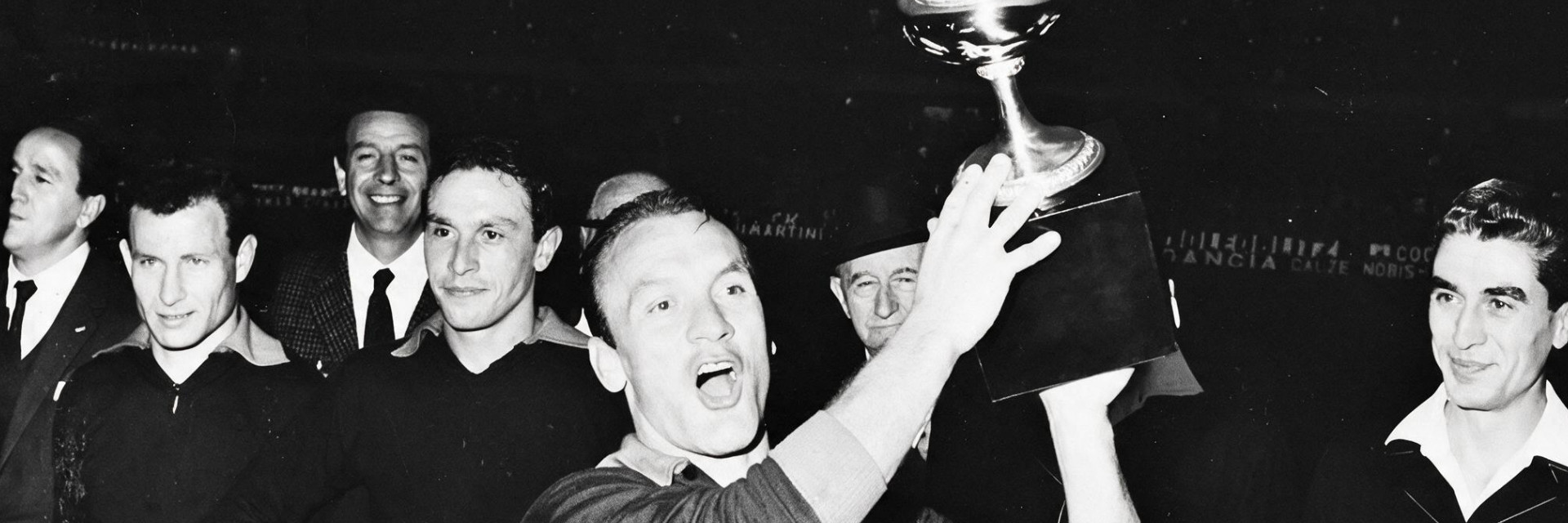 La Roma celebra la vittoria della Coppa delle Fiere